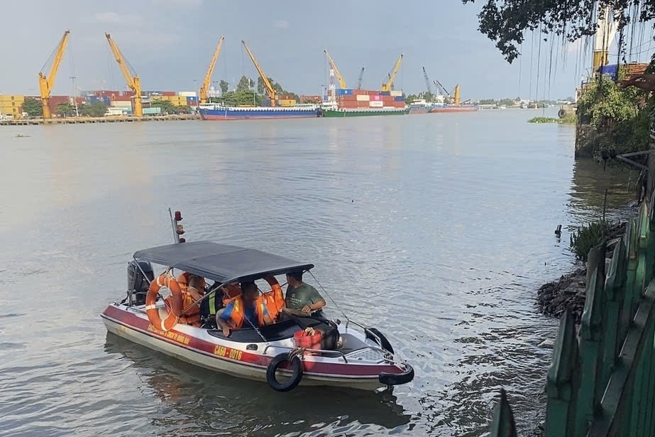 Lội ra trụ cầu giữa sông Đồng Nai, thanh niên bị đuối nước