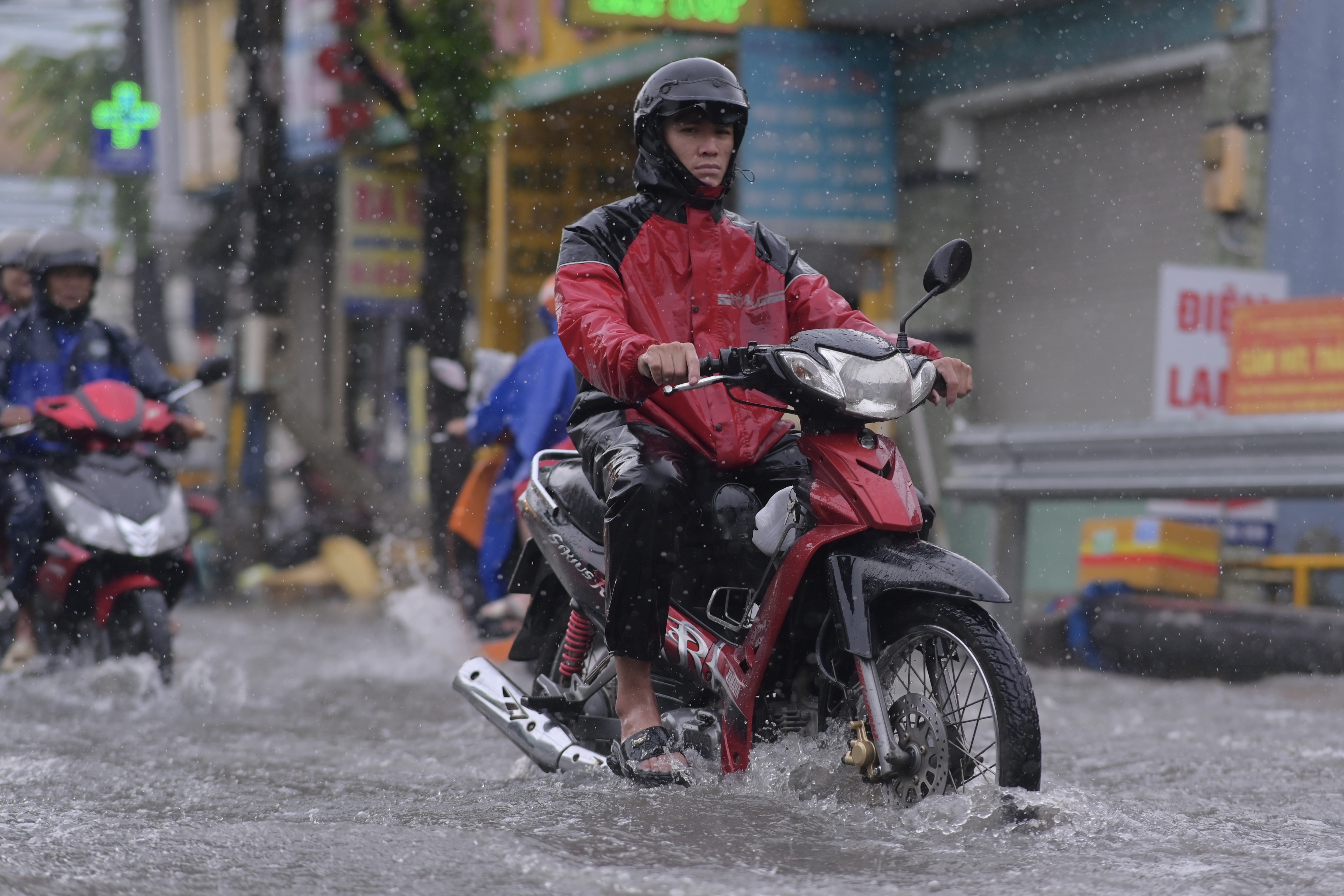 TPHCM và Nam Bộ mưa nắng đan xen