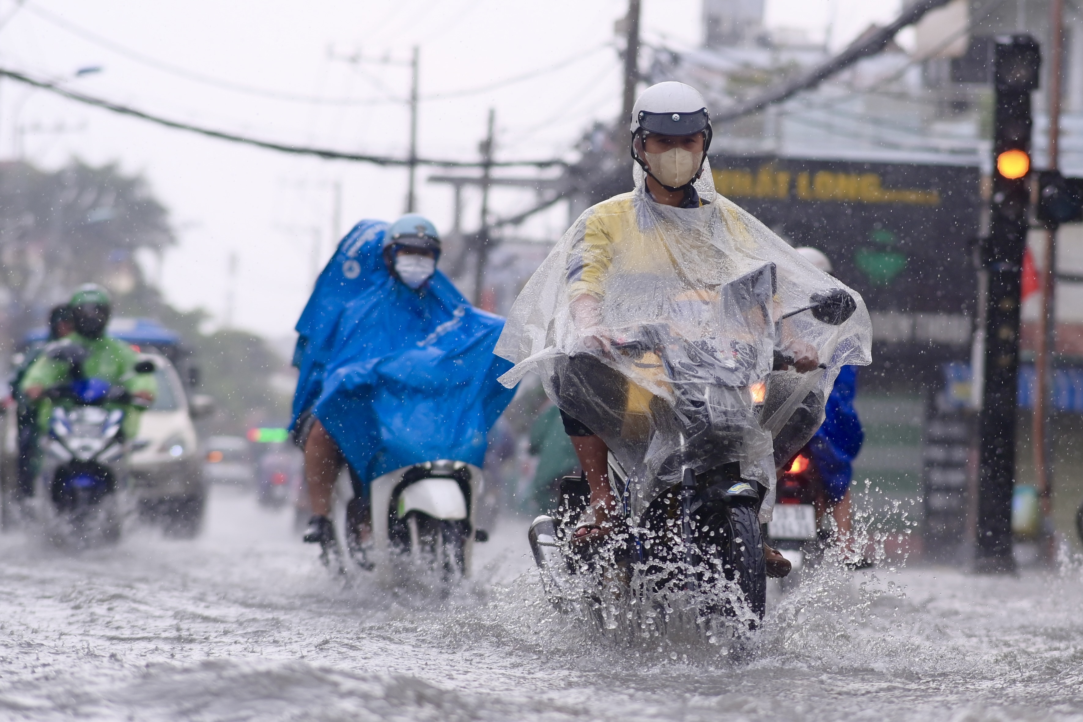 Mưa dông ở TPHCM và Nam Bộ có xu hướng gia tăng