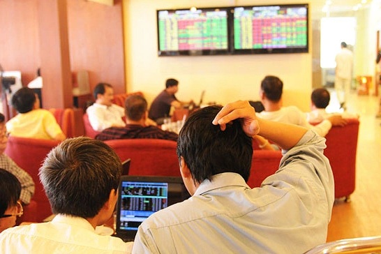 VN-Index vượt mốc 1.800 điểm rồi hạ nhiệt, cổ phiếu Vingroup dẫn dắt thị trường