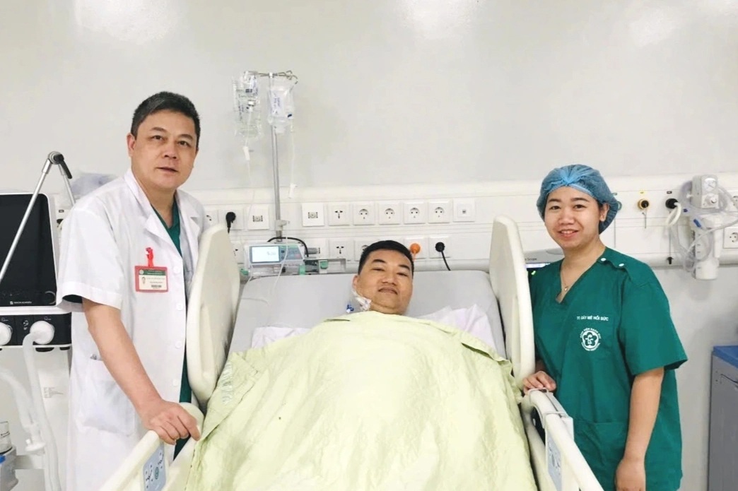 Ca mổ lúc nửa đêm ở Bệnh viện Bạch Mai Ninh Bình cứu người bệnh thoát liệt