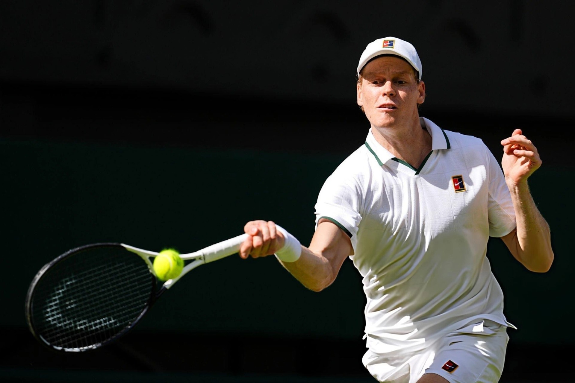 Sinner vượt qua trận mở màn Wimbledon 2026 đầy kịch tính trước Kecmanovic