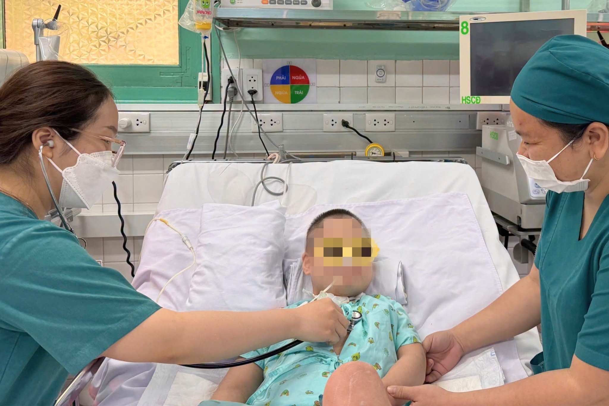 Liên tiếp trẻ nhập viện vì tai nạn, bé trai nguy cơ liệt tứ chi sau cú ngã