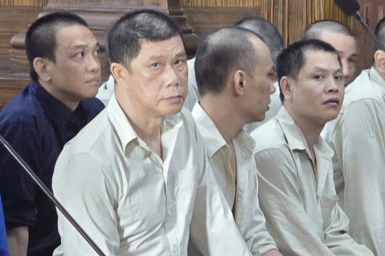 Một bị cáo thoát án tử hình trong vụ hỗn chiến ở TPHCM