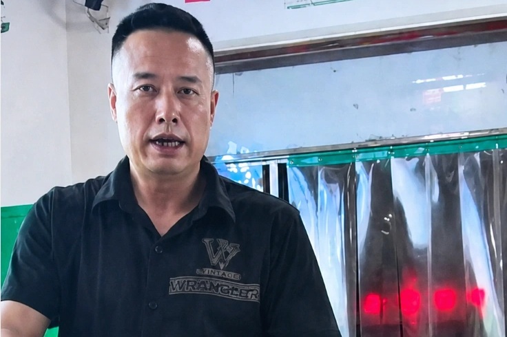 Đời trái ngược của 2 người đàn ông Trung Quốc có gương mặt giống Elon Musk