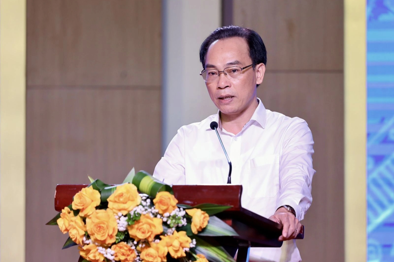 Bộ trưởng yêu cầu giảm 50% hội thi, phong trào hình thức: Giáo viên nói gì?