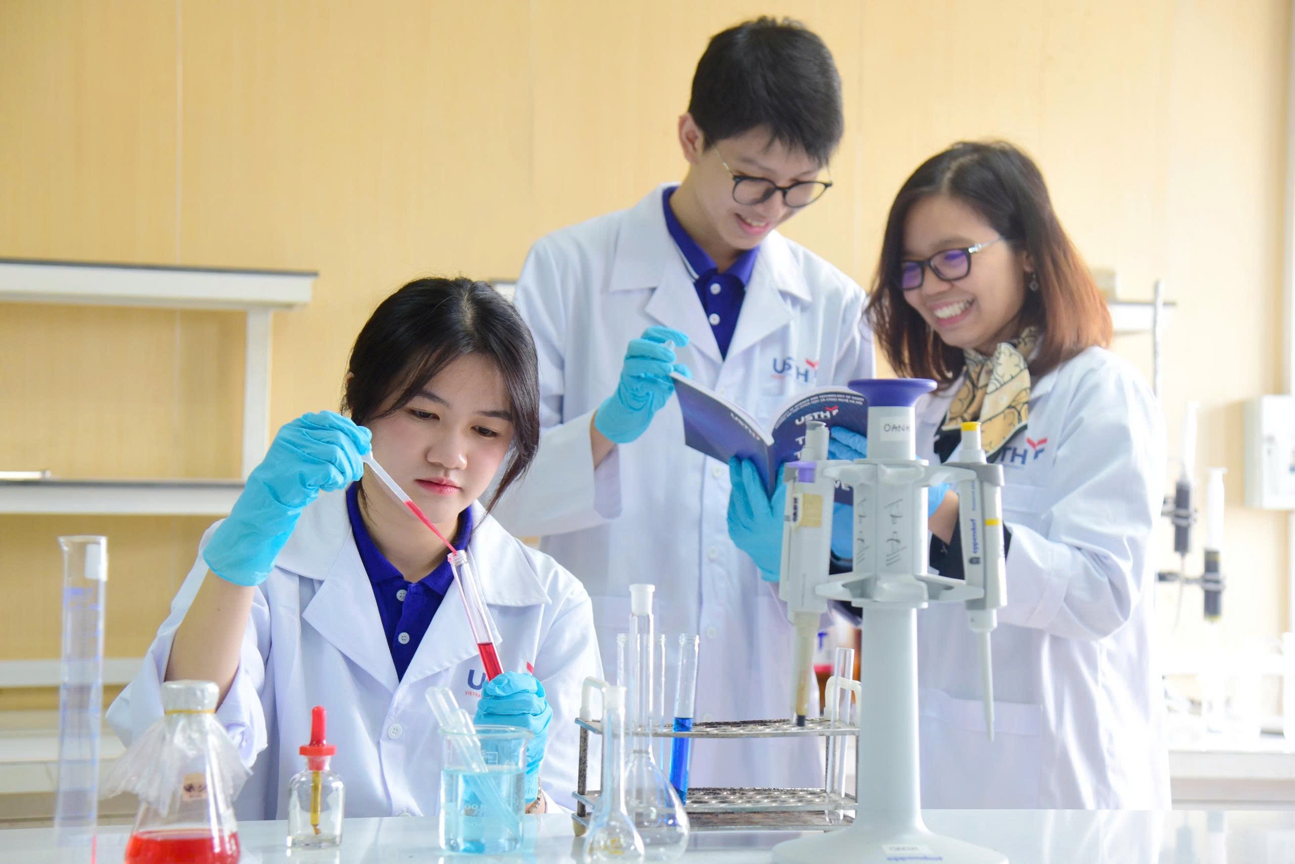 Bộ GD&ĐT: Khối sức khỏe có học phí cao nhất, một ngành vượt trần 174%