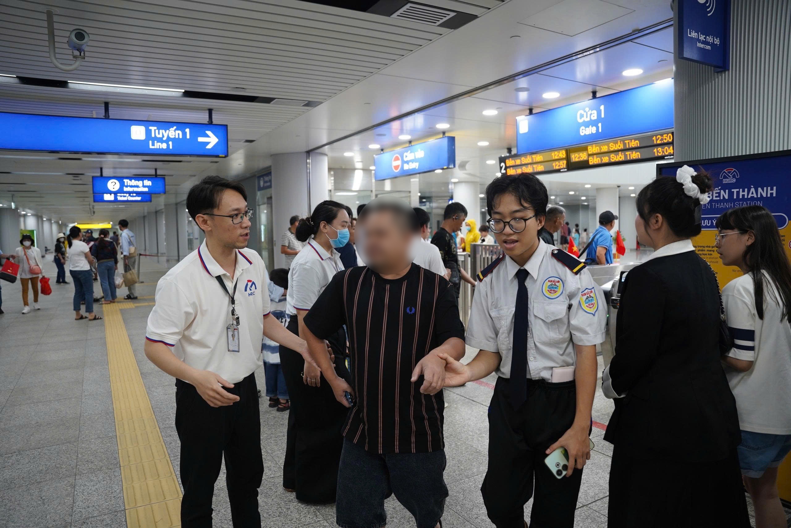 TPHCM cấp thẻ riêng cho đối tượng chính sách đi buýt, metro miễn phí