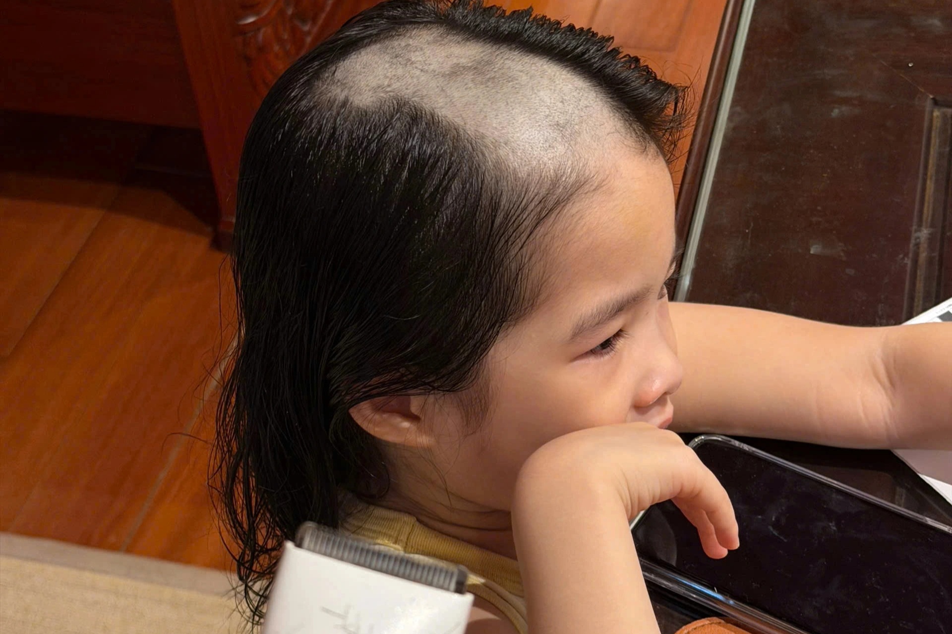 "Khối nghỉ hè" nghịch dại khiến bố mẹ ở Hà Nội méo mặt xử lý hậu quả