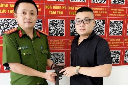 Dọn nhà phát hiện súng K54 cùng 13 viên đạn