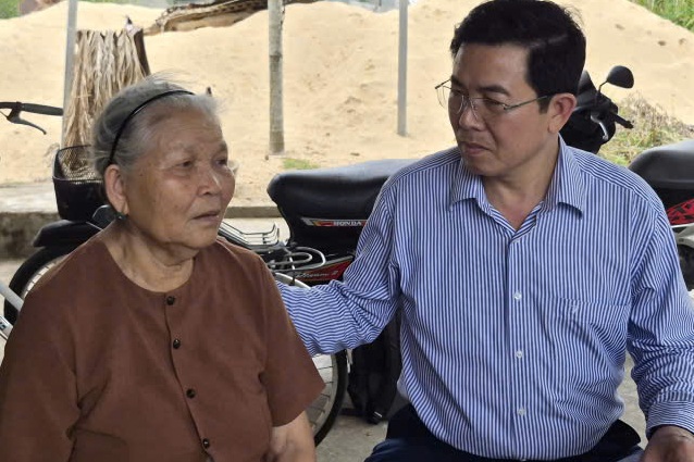 Xác minh người thân của cán bộ gửi vàng trước khi "đi B"