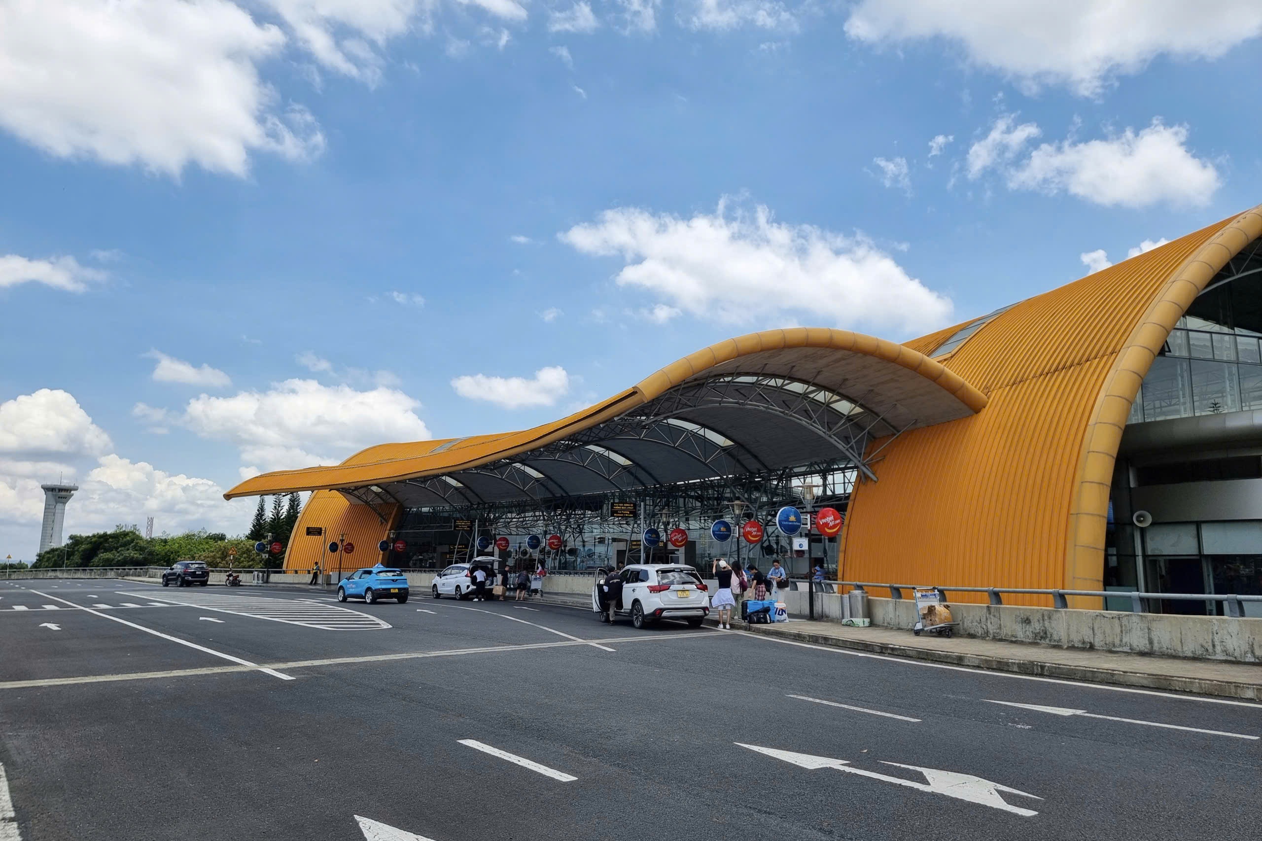 Đề xuất xây thêm nhà ga T2 sân bay Liên Khương