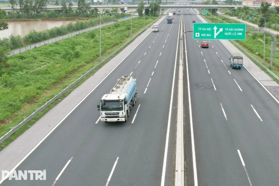 Sẽ thí điểm dành làn trái để vượt xe trên 2 tuyến cao tốc