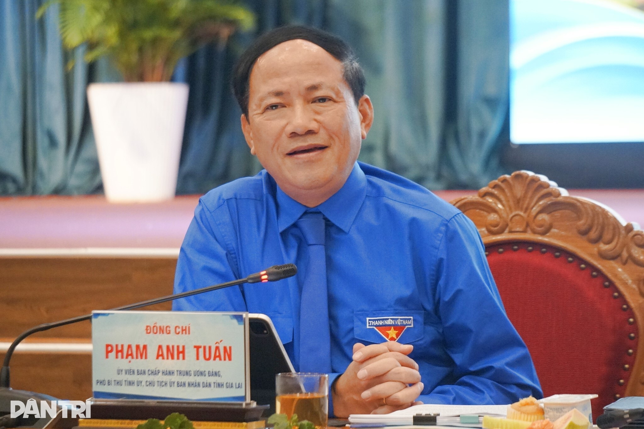 Chủ tịch Gia Lai: Mỗi thanh niên phải biết ít nhất một ngoại ngữ