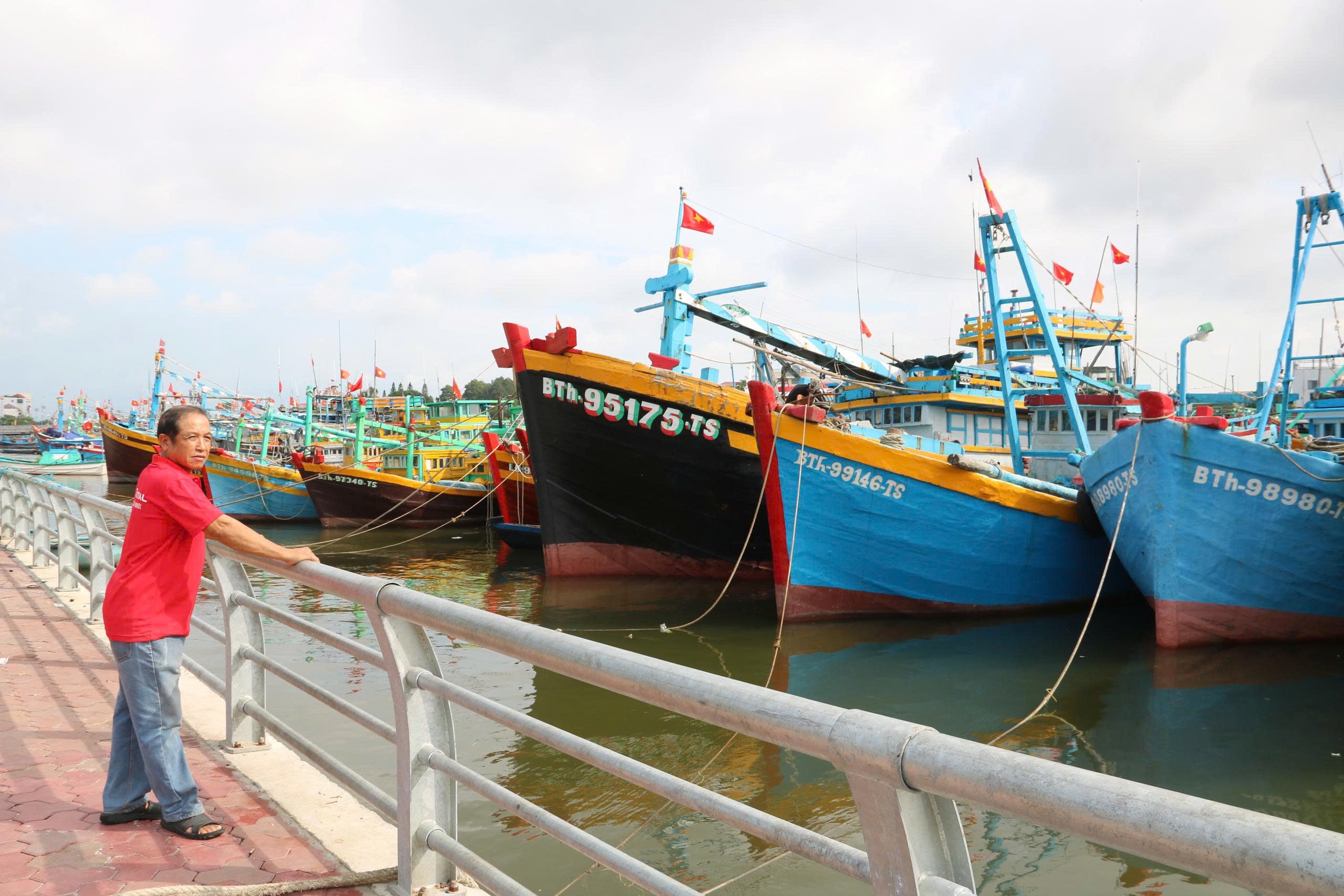 Người trẻ dần rời biển, tàu cá Phan Thiết nằm bờ
