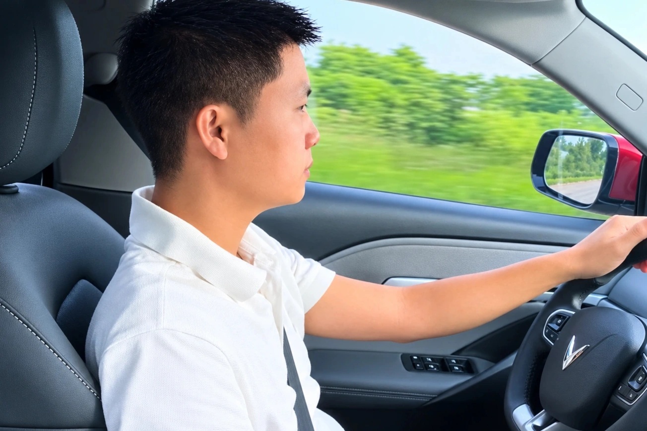 Bỏ phố về Hưng Yên xây nhà 2,5 tỷ, chàng trai đi 50km/ngày lên Hà Nội làm