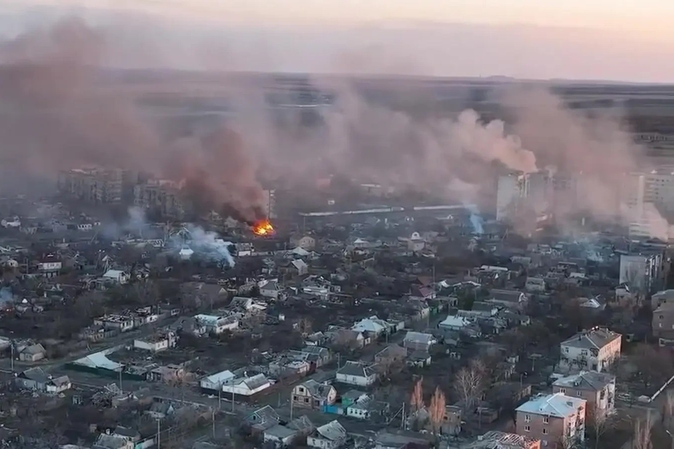 Ukraine cố thủ ở Sloviansk - Kramatorsk, Nga chờ thời cơ chín muồi