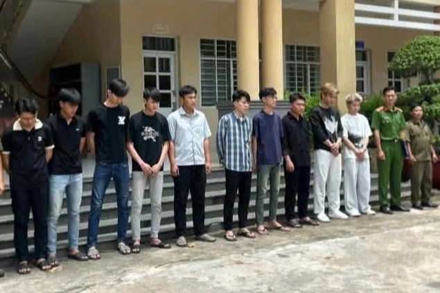 Khởi tố 12 bị can đánh nhau tại quán ăn ở Đồng Nai