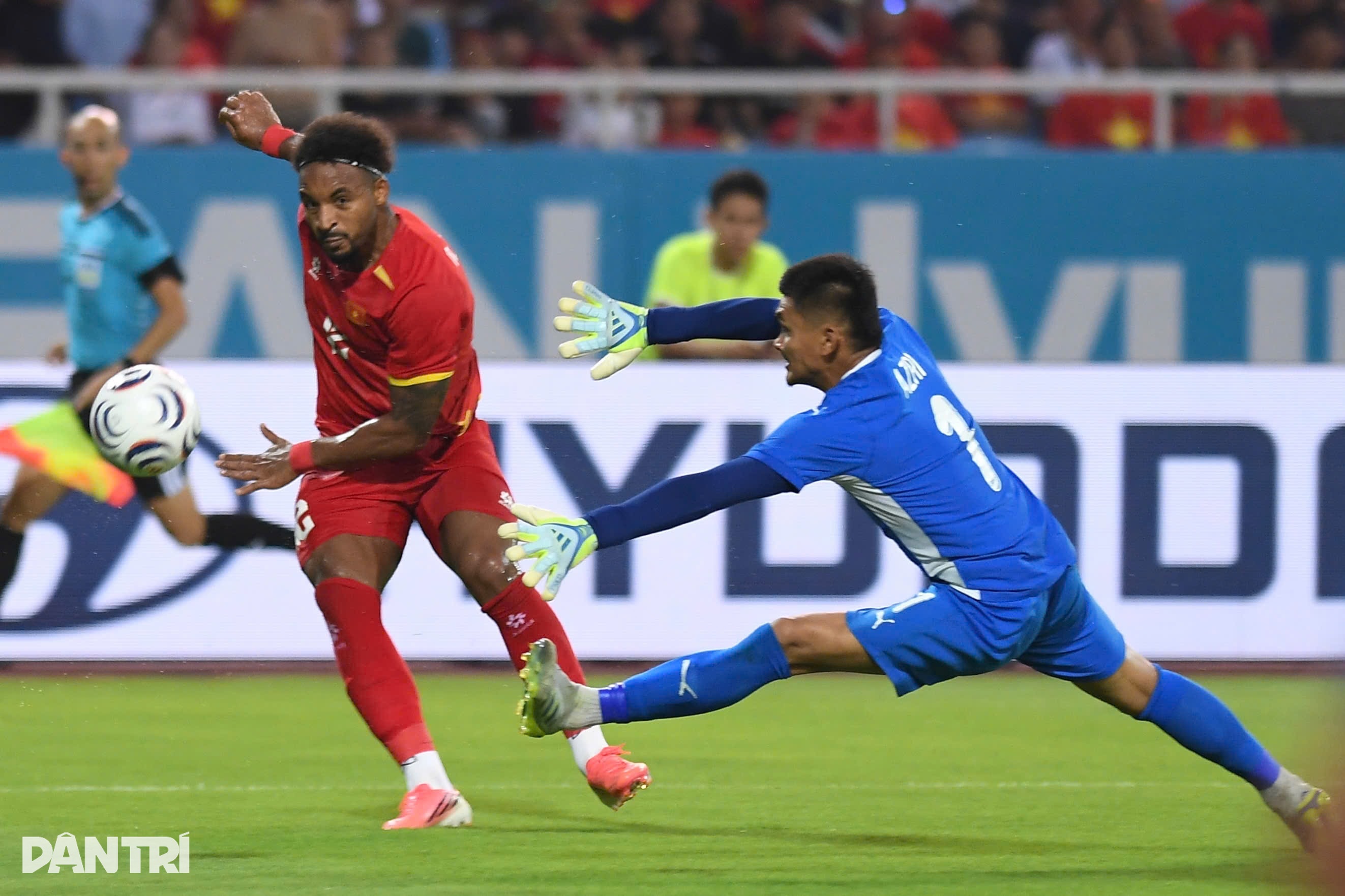 Xuân Son bắt kịp Đình Bắc trong cuộc đua Vua phá lưới ASEAN Cup