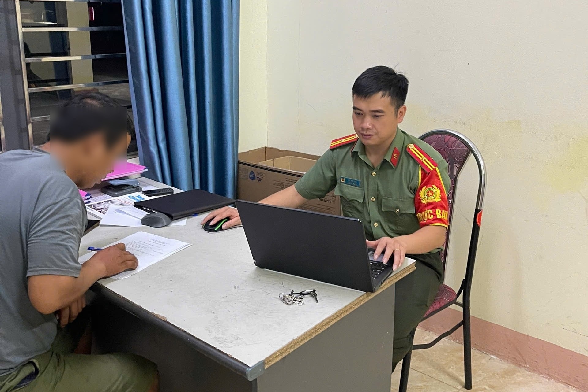 Xử phạt người đàn ông đăng tin "mưa lũ gây sạt lở hết đường"