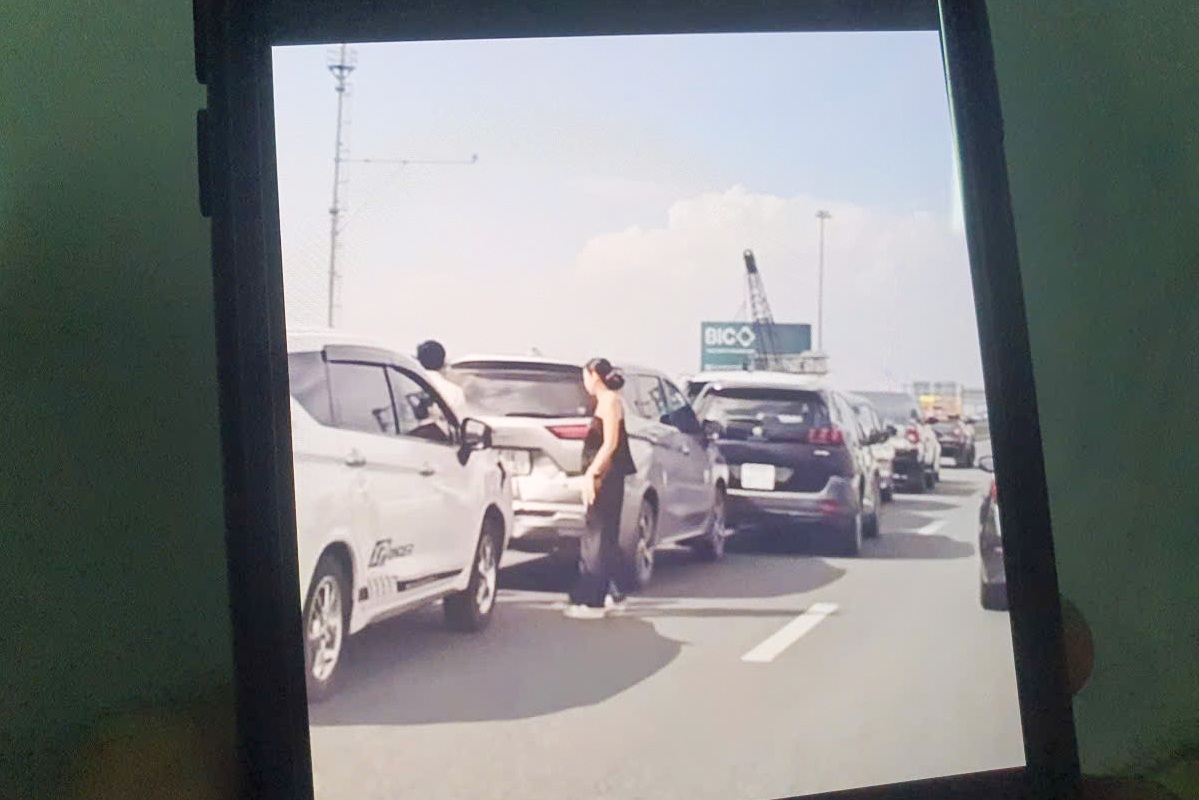 7 ô tô tông liên hoàn trên cao tốc TPHCM - Trung Lương