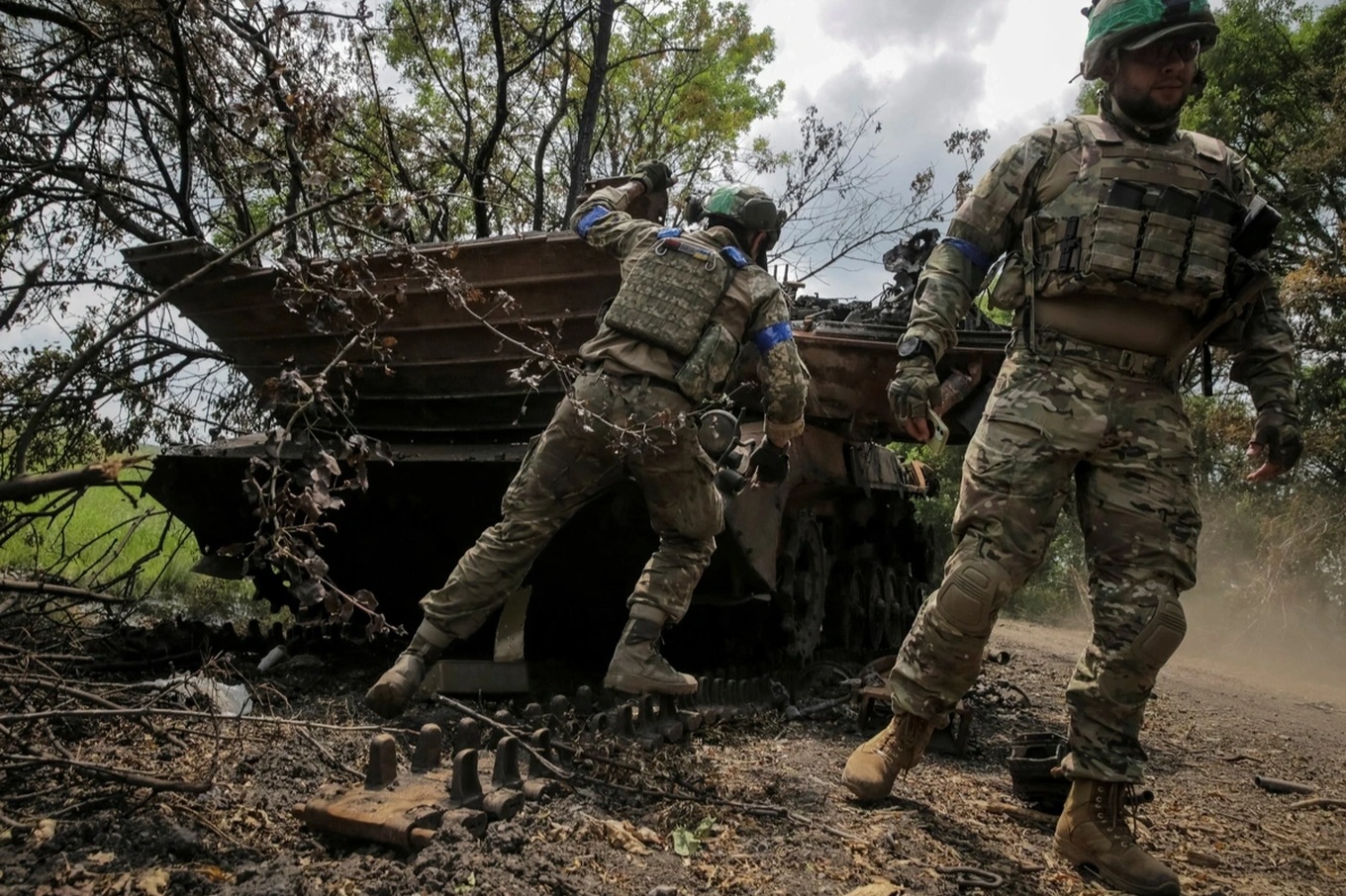 Nga áp sát vành đai pháo đài, đánh "thọc sườn" vào điểm yếu của Ukraine