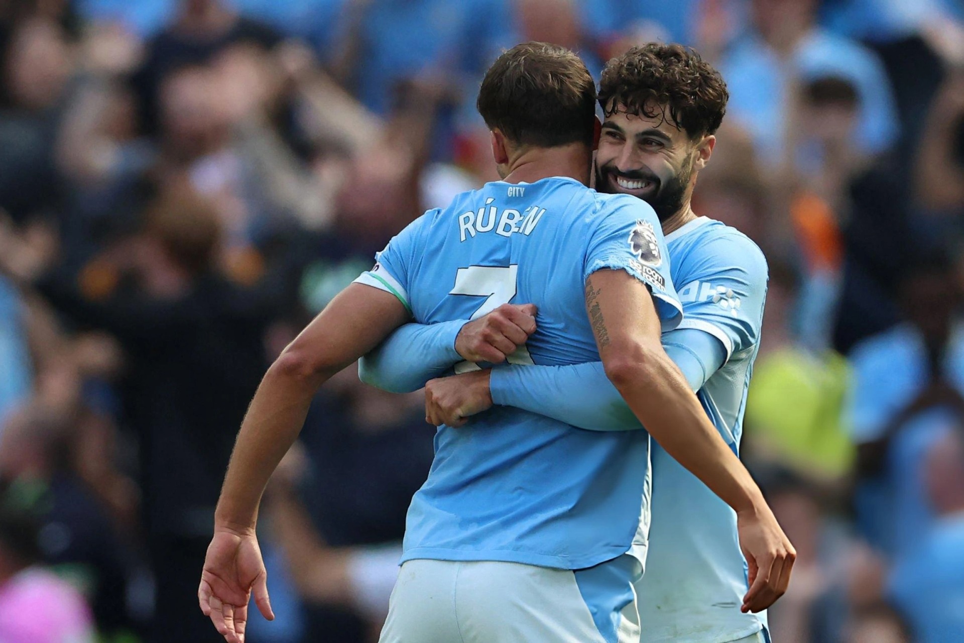 7 phút thăng hoa, Man City ngược dòng đánh bại Bournemouth