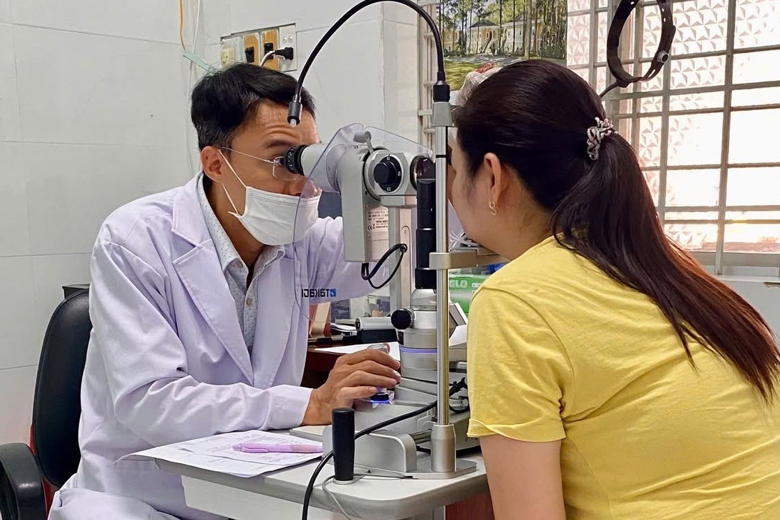 Lãnh đạo Sở Y tế TPHCM khảo sát "ẩn danh" người dân đi khám sức khỏe