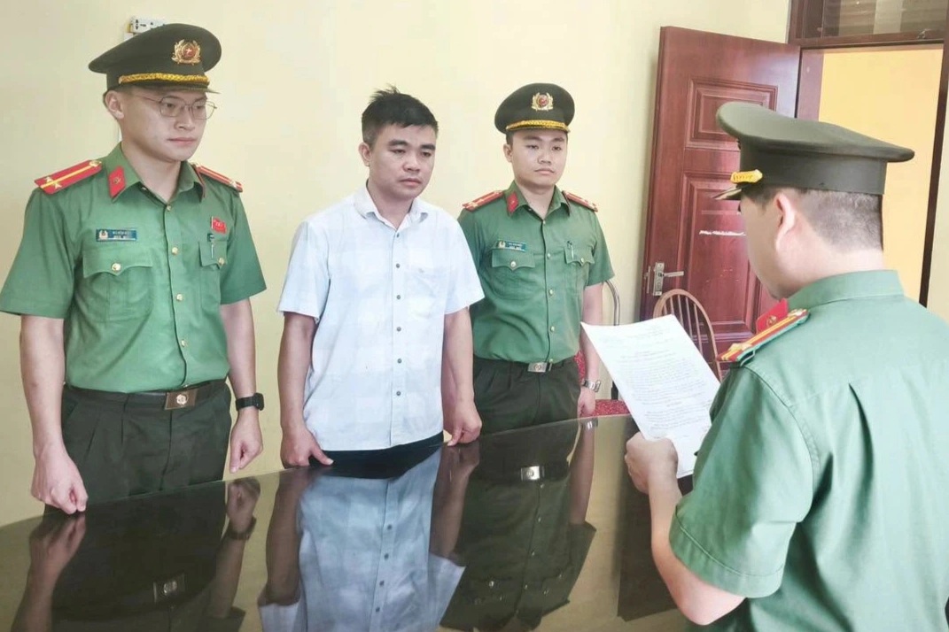 Khởi tố nguyên phó viện trưởng một trường đại học ở Hà Nội