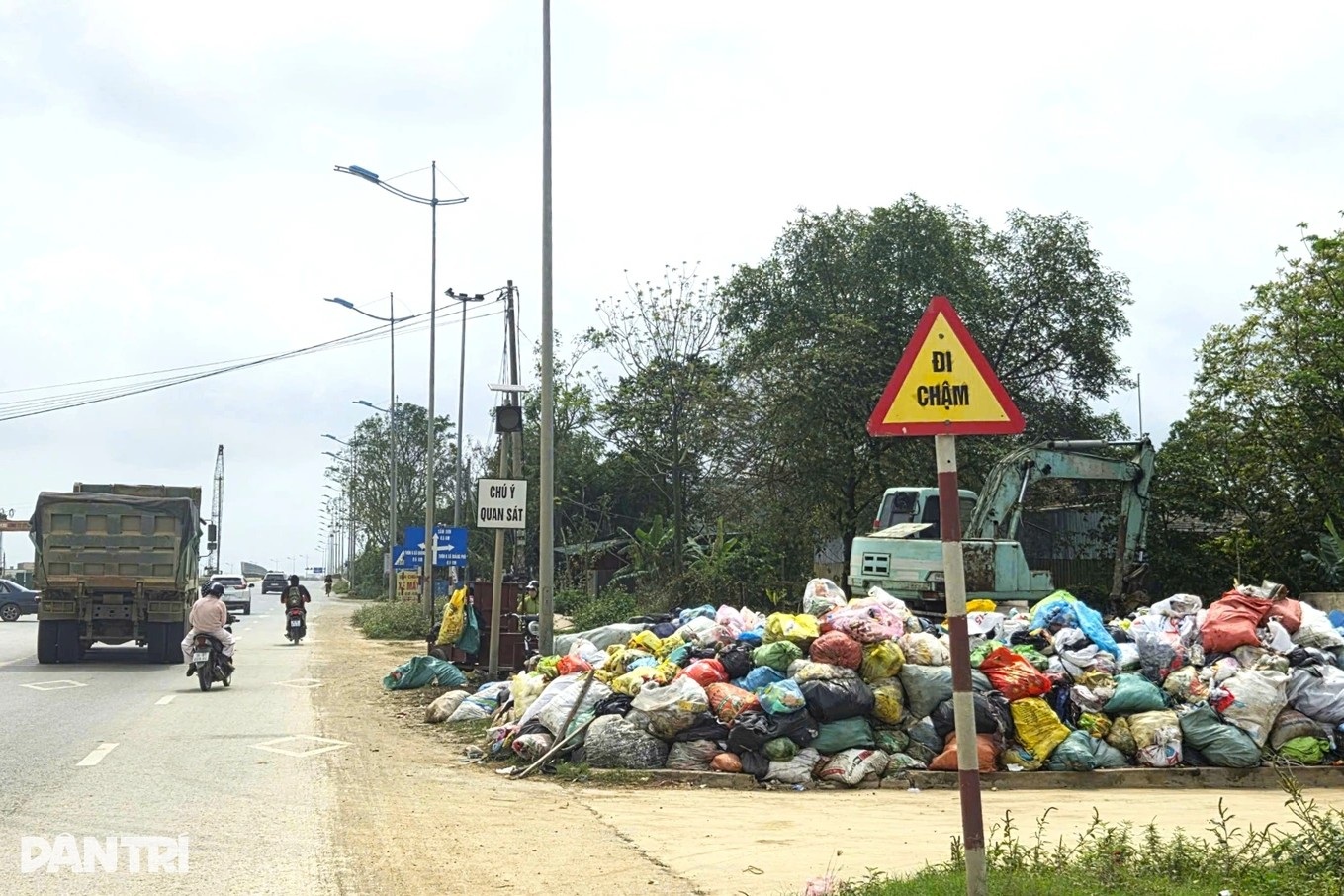 Lãnh đạo, cán bộ ở Thanh Hóa mỗi tuần dành một ngày dọn vệ sinh môi trường