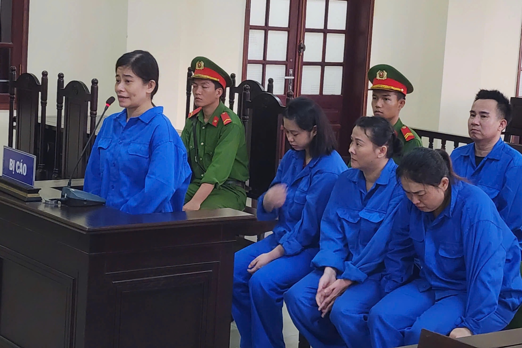 Người đàn ông nước ngoài bị gia đình "cô dâu" dàn cảnh lừa tiền cưới