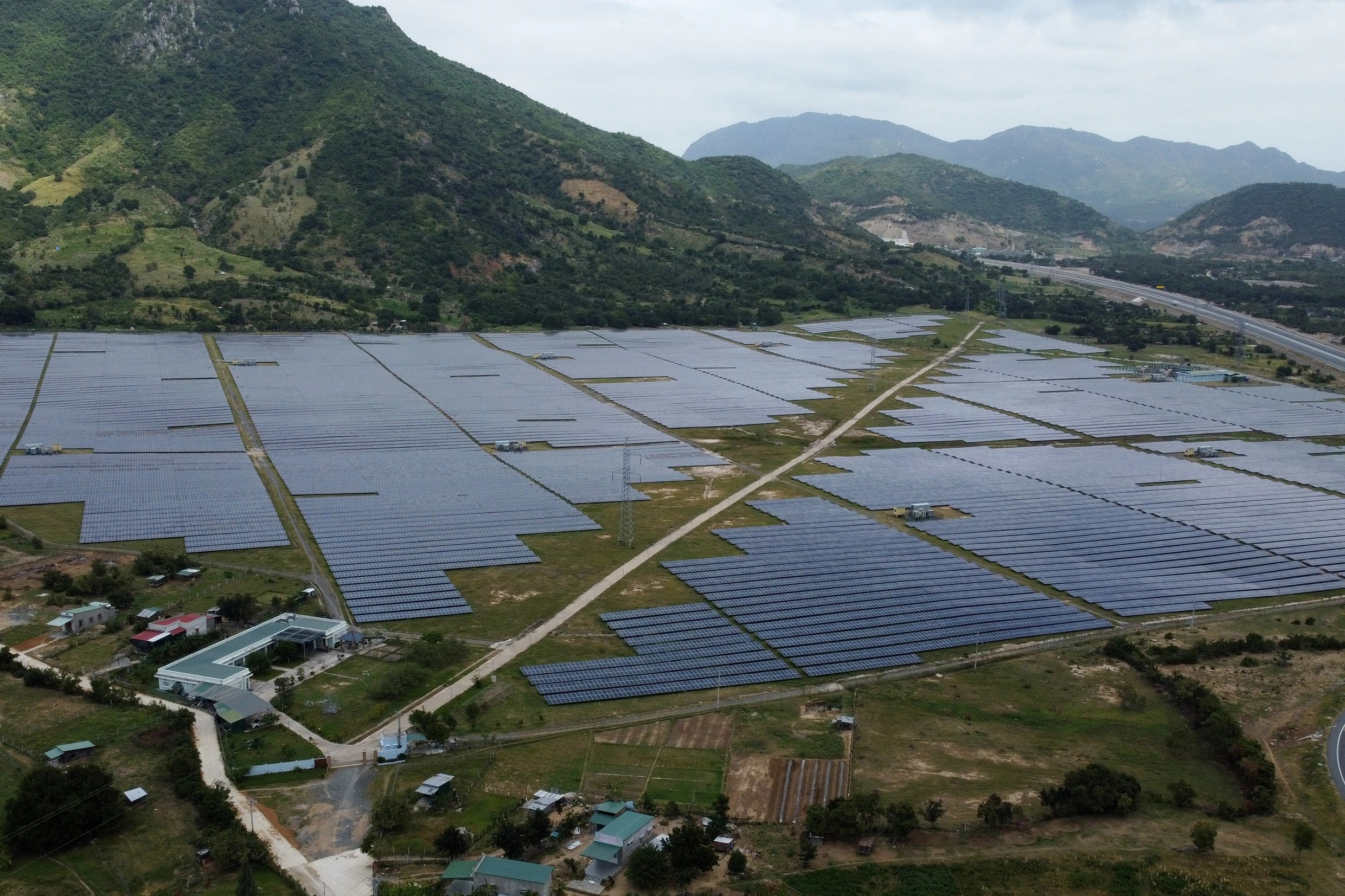 Đấu thầu 7 khu đất hơn 560ha để chọn nhà đầu tư triển khai dự án năng lượng