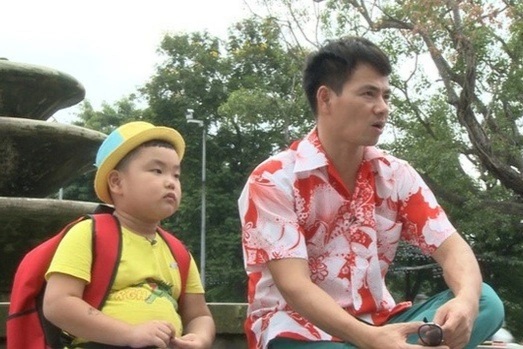 Màn đối đáp của NSND Xuân Bắc và con trai hơn 10 năm trước gây sốt trở lại