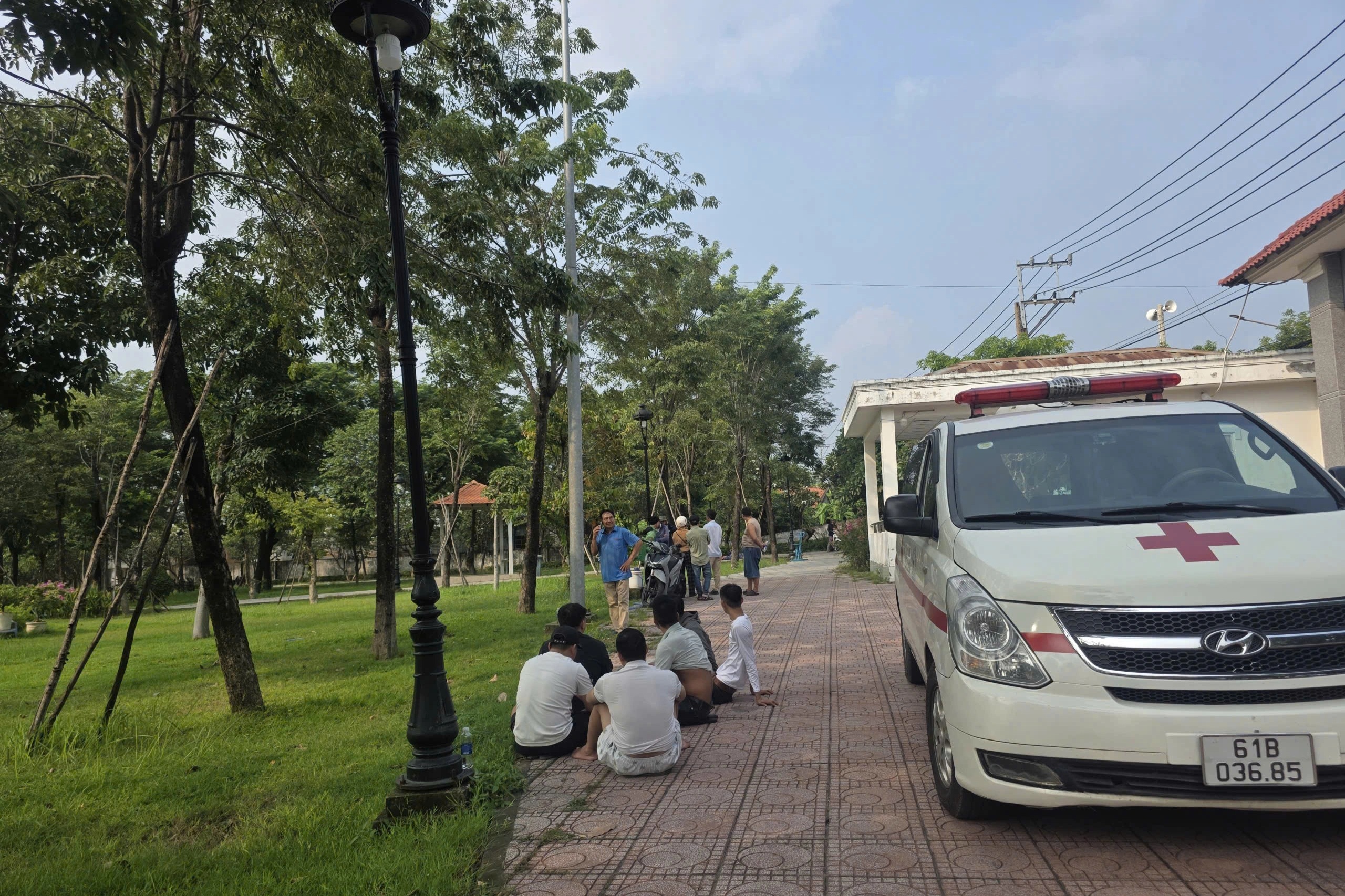 Nam bảo vệ tử vong trong công viên ở TPHCM