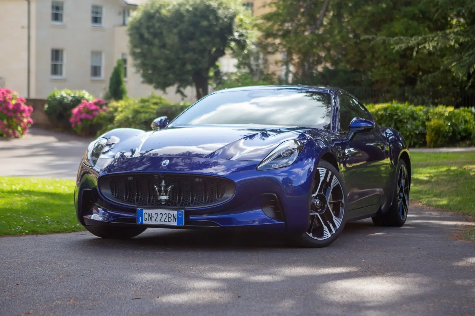 Maserati tính hợp tác Huawei, JAC để phát triển xe điện