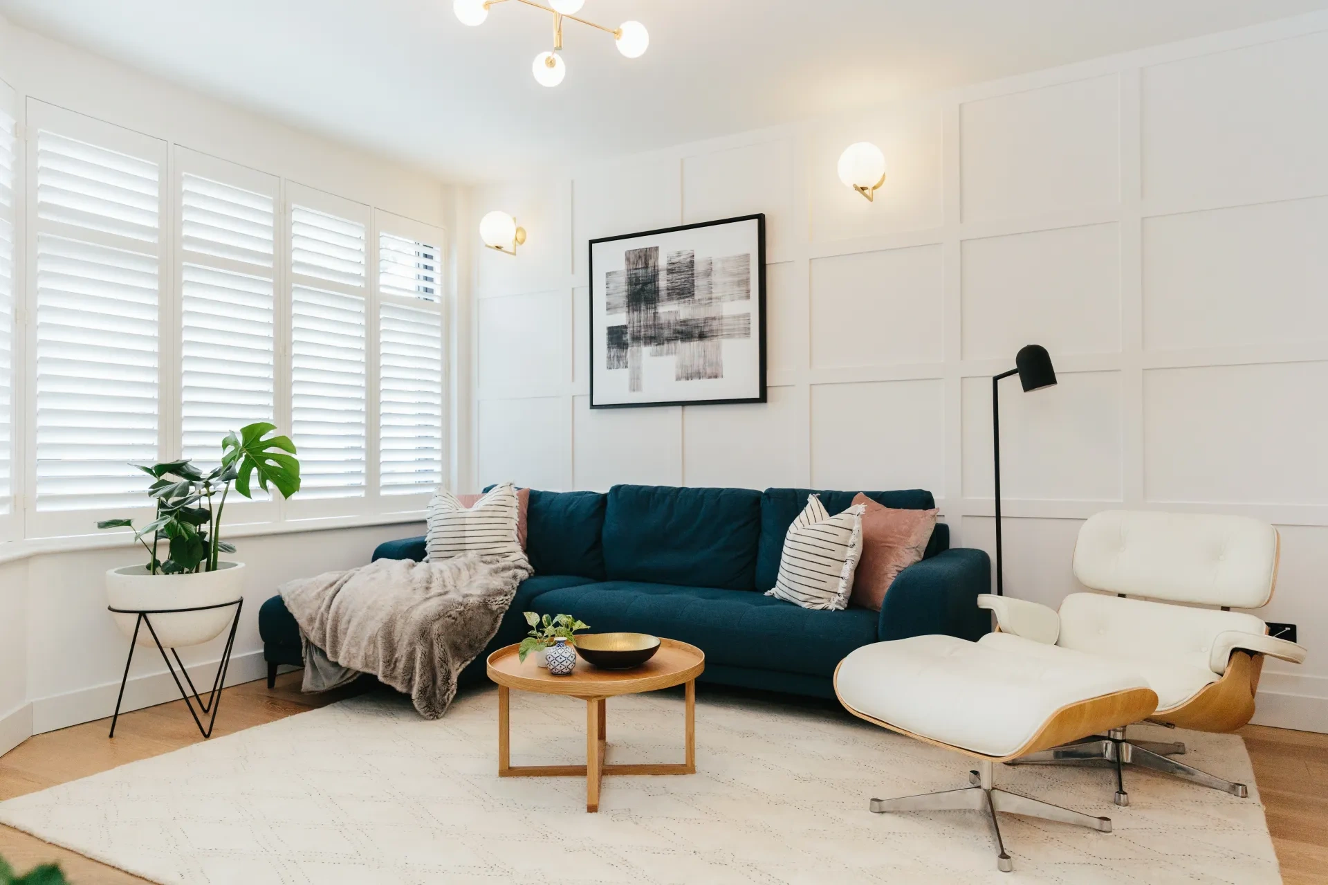 Sai lầm kê sofa khiến phòng khách trông trống trải, thiếu kết nối