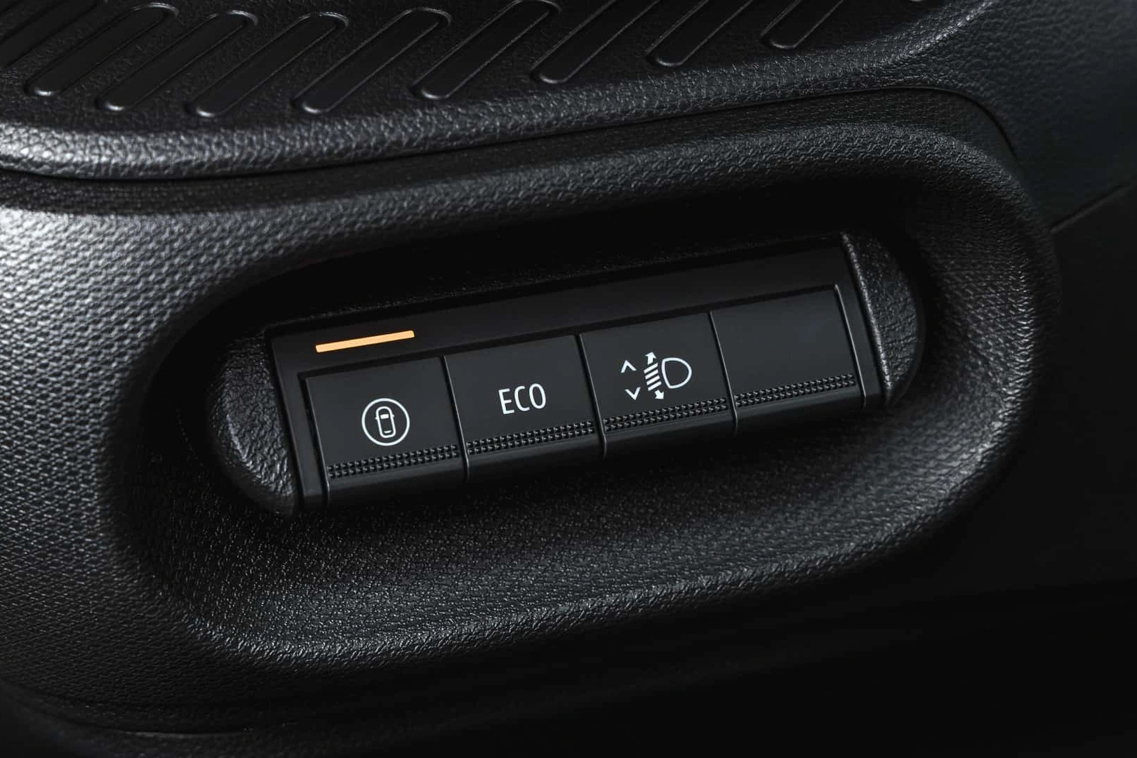 Bất ngờ về nút bấm được chủ xe Dacia sử dụng nhiều nhất