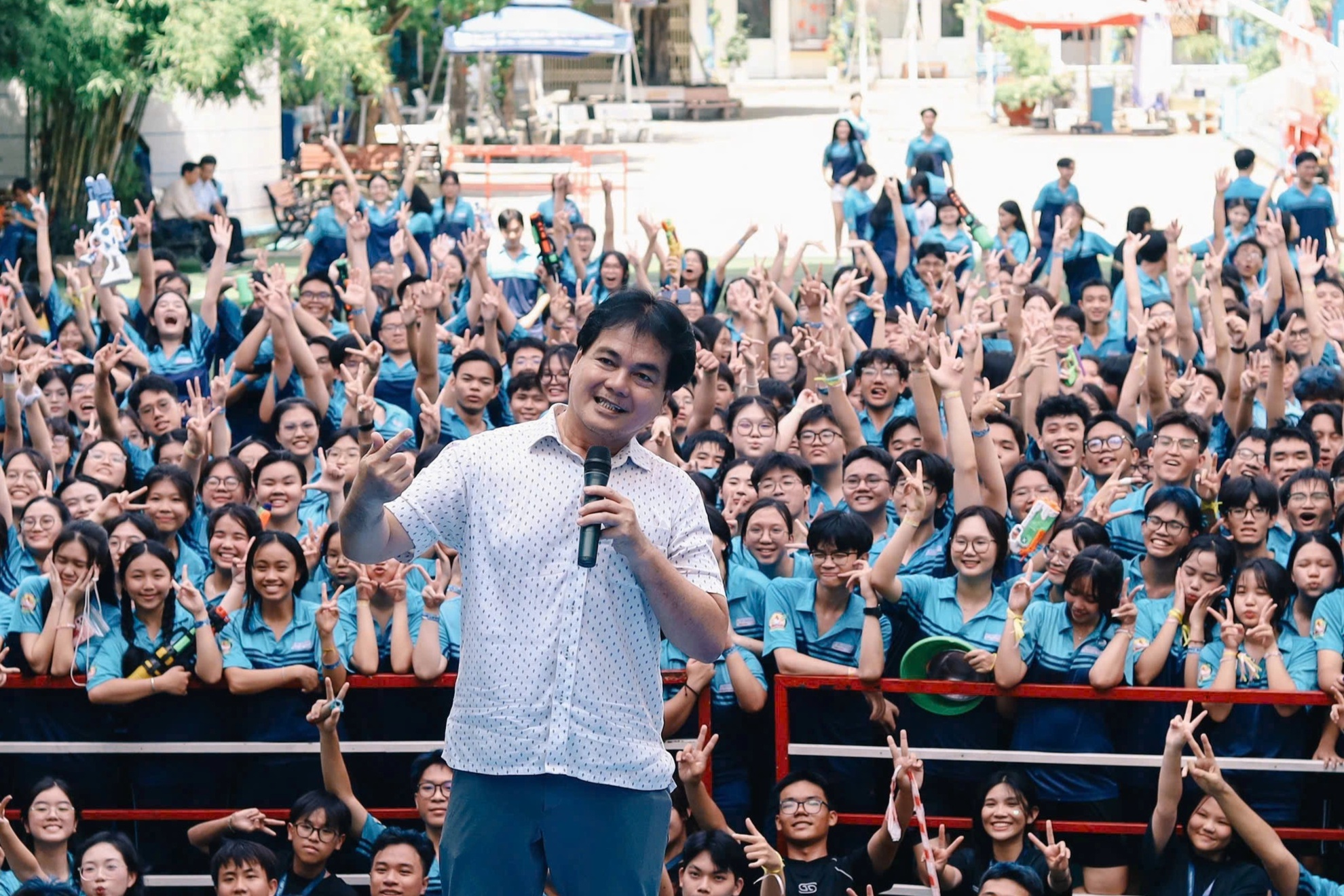 Hiệu trưởng ở TPHCM: “Coi học trò như người nhà sẽ biết cách bảo vệ các em”