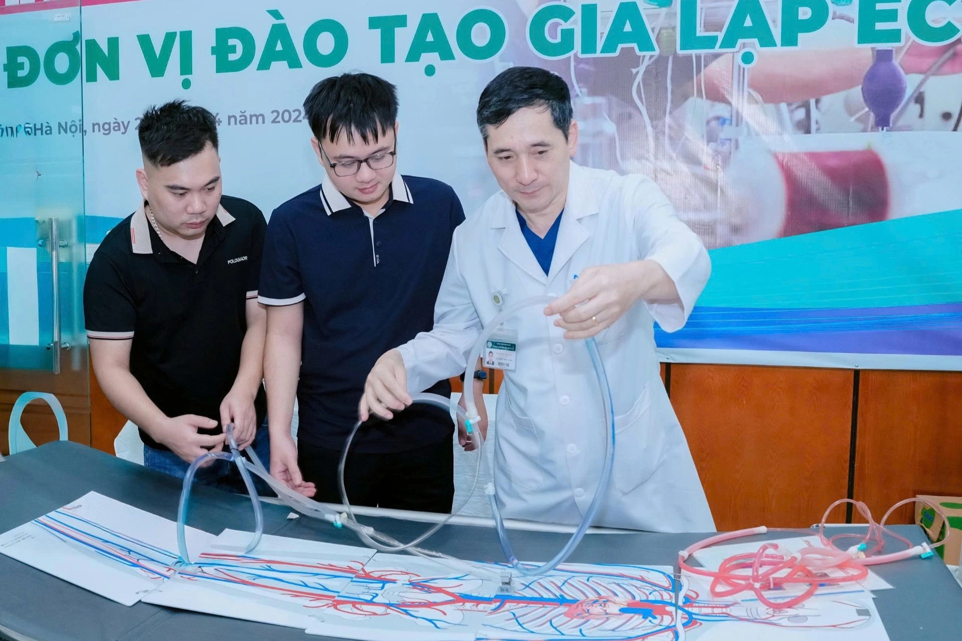 Nhiều người trẻ 20-30 tuổi viêm cơ tim sau triệu chứng giống cảm cúm