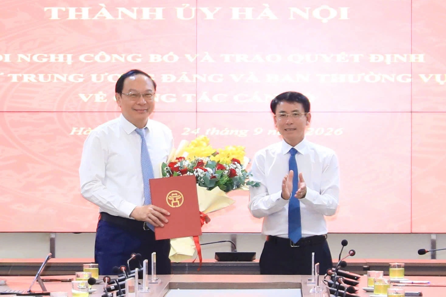 Công bố quyết định của Ban Bí thư về công tác cán bộ tại Hà Nội