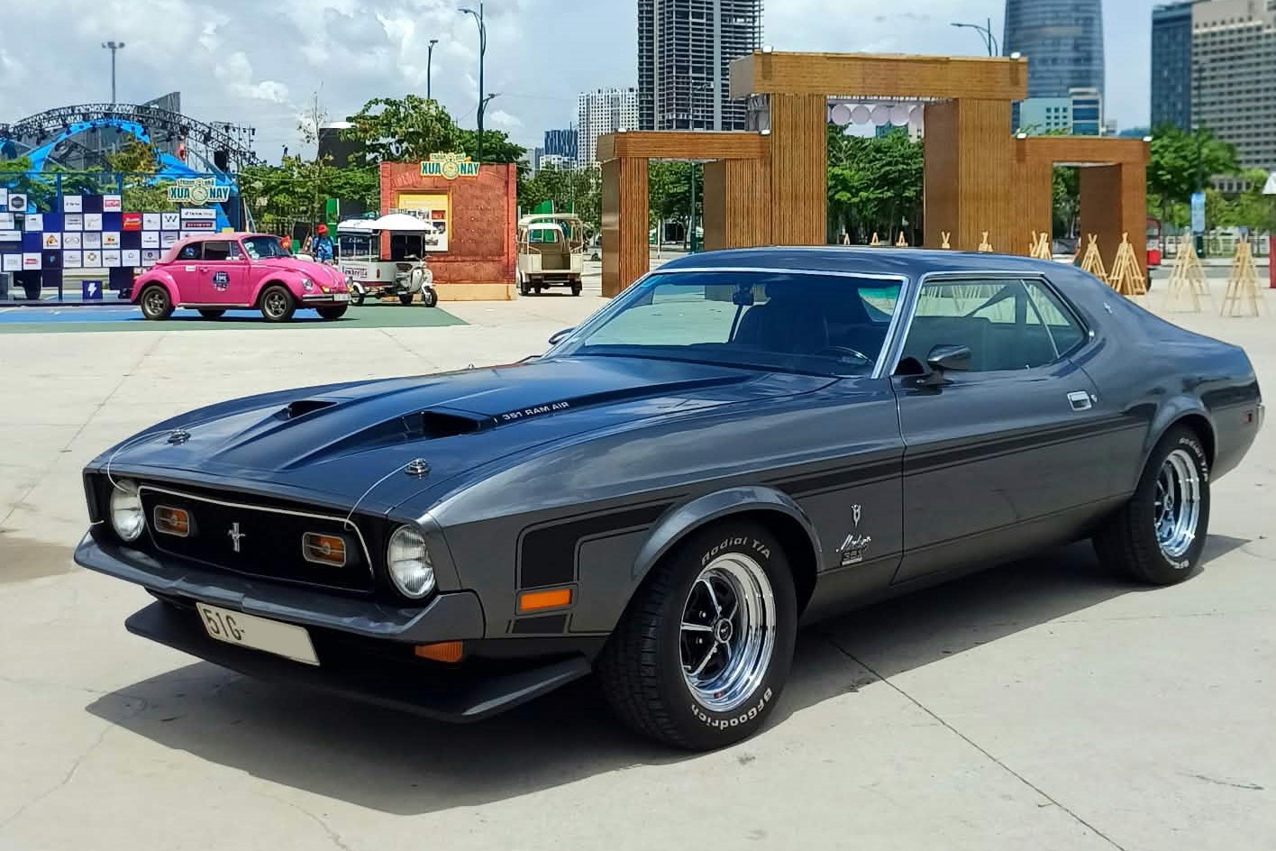 Xế cổ Mustang hơn 50 tuổi kiểm định khí thải vẫn đạt mức ngang xe hiện đại