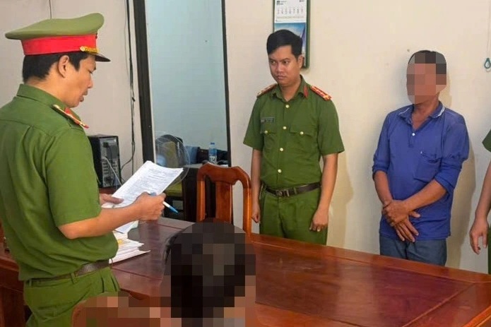 Bắt tạm giam gã đàn ông hiếp dâm cô gái có biểu hiện tâm thần