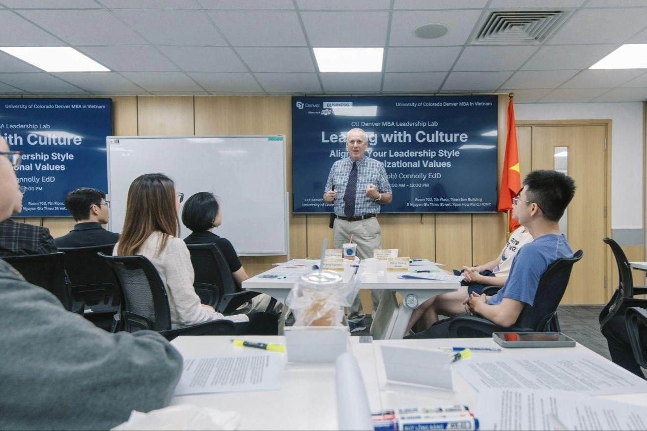 Đưa bài giảng MBA vào thực tế bài toán doanh nghiệp qua mô hình đào tạo của FSB