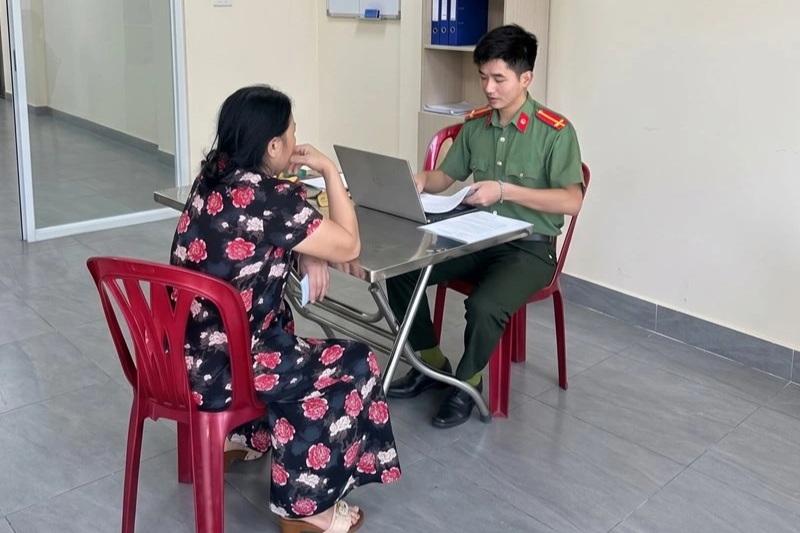 Công an xử phạt người phụ nữ chia sẻ thông tin sai sự thật