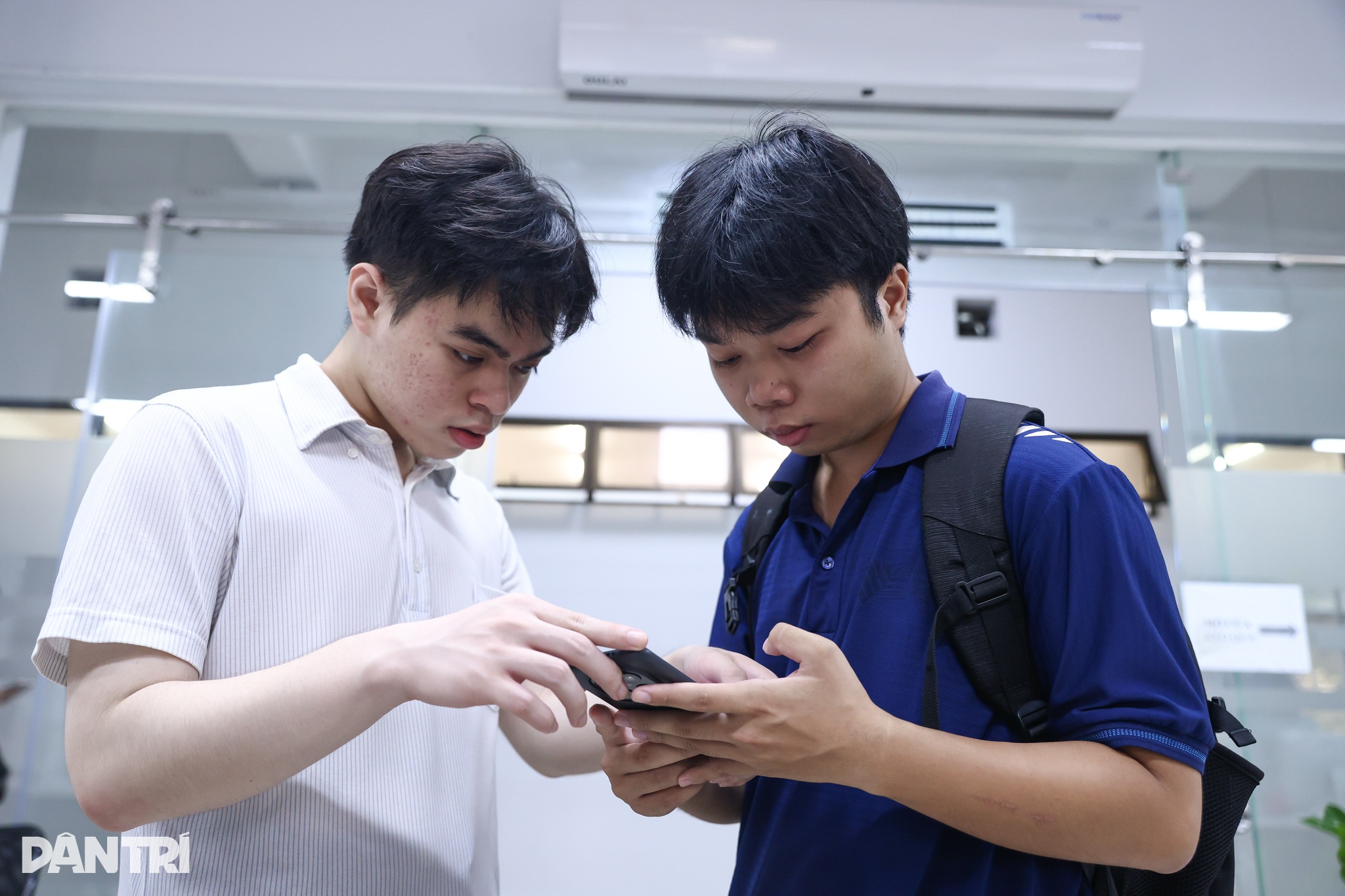 “Không vay được tiền, chắc em phải nghỉ học, ba mẹ cố hết nổi rồi!”