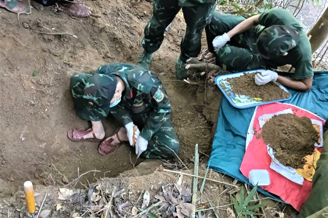 Tìm thấy 5 hài cốt liệt sĩ quân y hy sinh vì bom trên núi Hòn Tàu