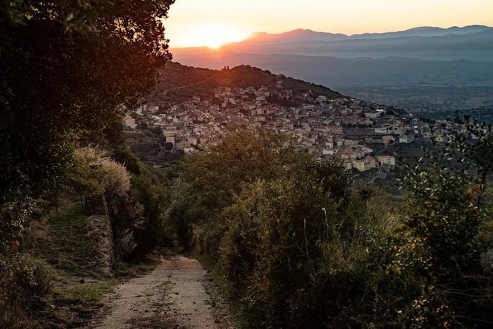 Bí quyết sống thọ đến 100 tuổi từ ngôi làng trên vùng đồi núi ở Italy