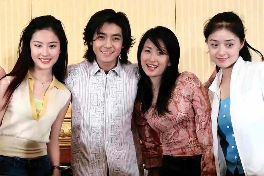 Bức ảnh dàn sao “Thiên Long Bát Bộ” 2003 gây sốt, khơi gợi ký ức thanh xuân