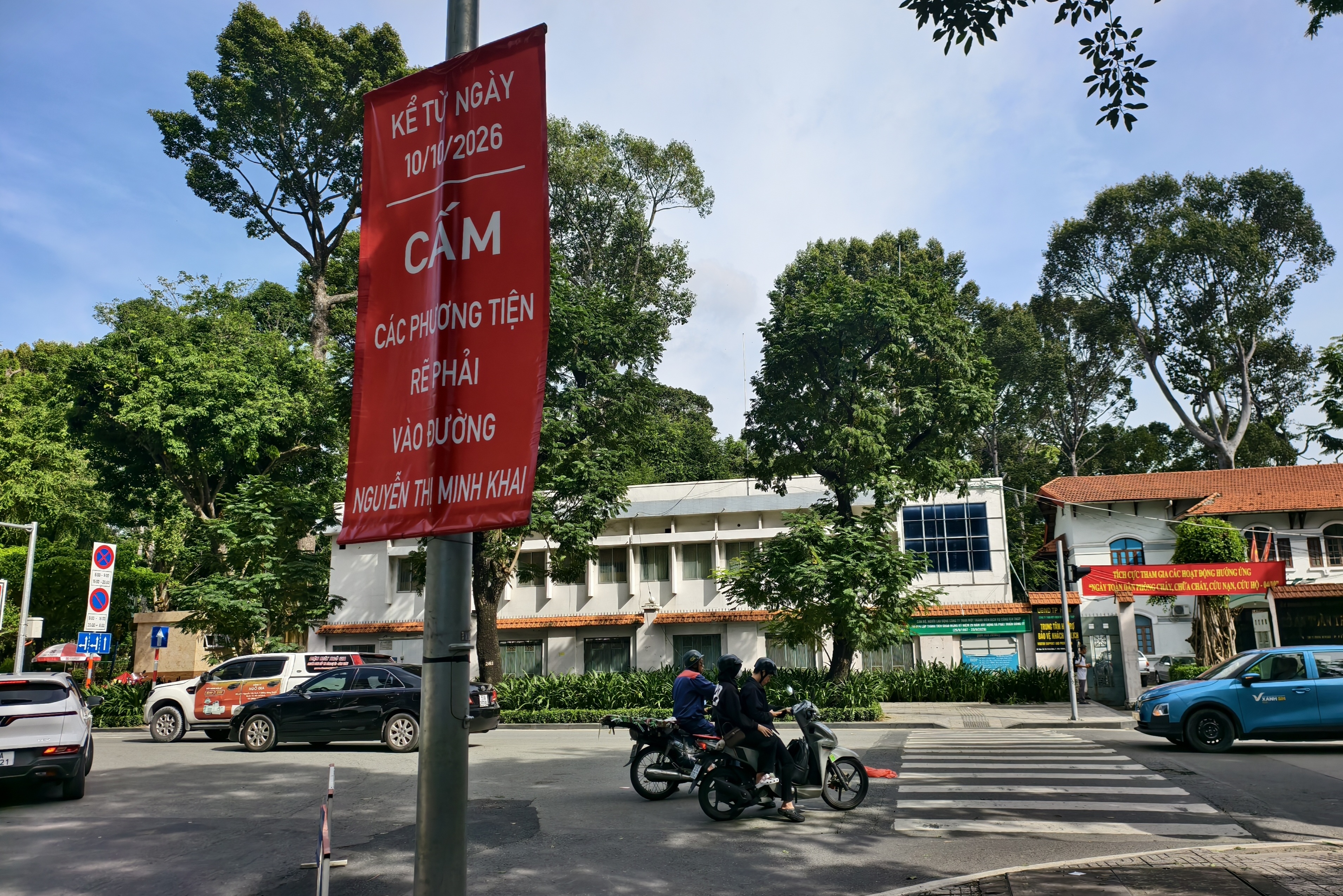Người dân lúng túng khi thay đổi phân luồng giao thông ở TPHCM