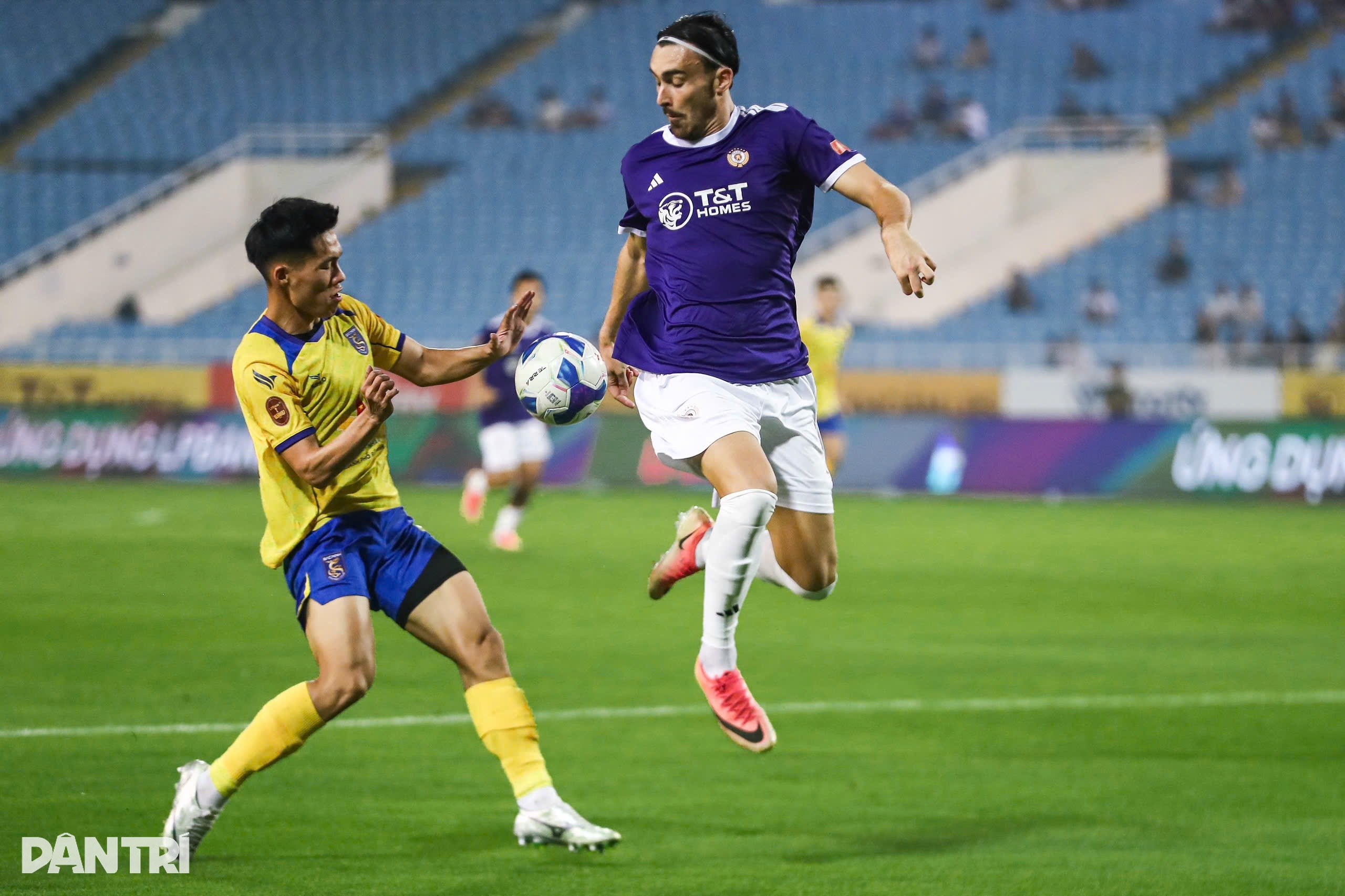 Hà Nội FC đánh bại CLB Bắc Ninh, CLB Công an TPHCM bị SLNA cầm hòa